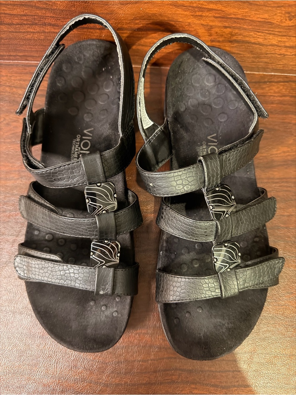 Vionic Women’s Sandals Black Strappy Comfort Slip On With Orthaheel Tech Size 11 - Picture 3 of 9